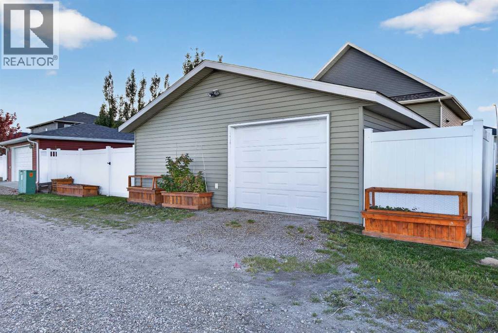 108 Tamarack Road, Three Hills, Alberta  T0M 2A0 - Photo 35 - A2348870