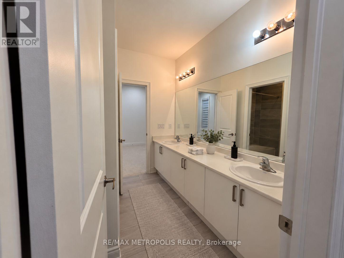 10 Wraggs Road, Bradford West Gwillimbury, Ontario  L3Z 4N1 - Photo 10 - N13835092