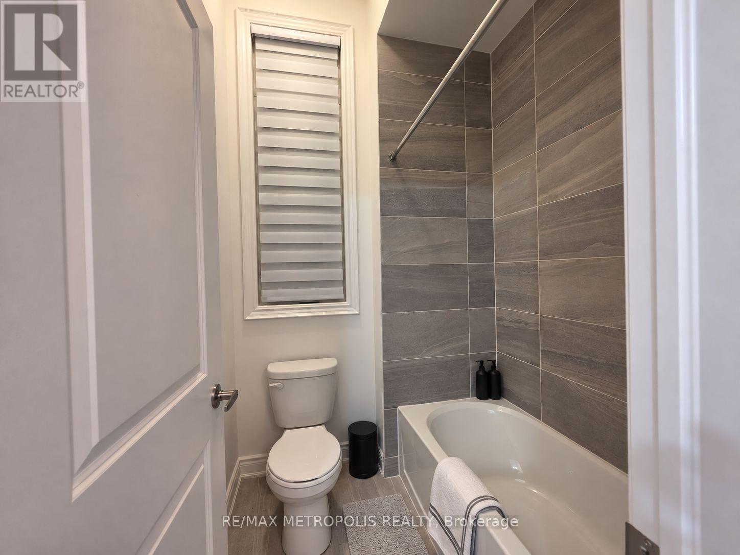 10 Wraggs Road, Bradford West Gwillimbury, Ontario  L3Z 4N1 - Photo 16 - N13835092