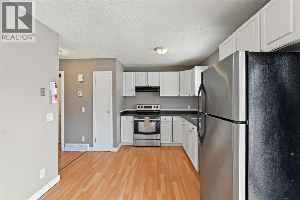 1215 137 Avenue Se, Calgary, Alberta  t2j 6n3 - Photo 3 - A2349241