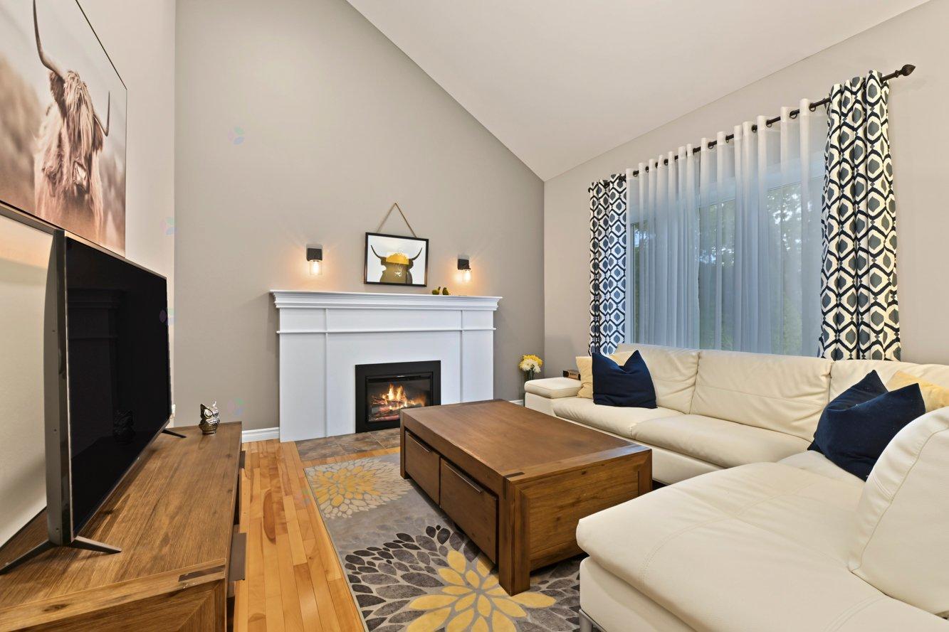 290 Rue Ruth Otterburn Park Quebec Canada J3H4L5 5