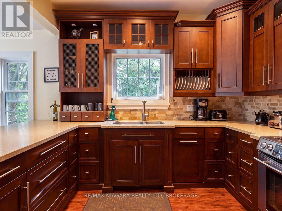 2391 Firelane 2 Road, Port Colborne (Sherkston), Ontario L3K 5V3 - Photo 8 - X13858388