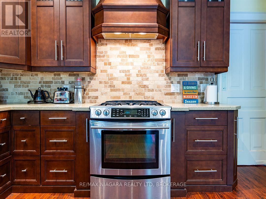 2391 Firelane 2 Road, Port Colborne (Sherkston), Ontario L3K 5V3 - Photo 9 - X13858388