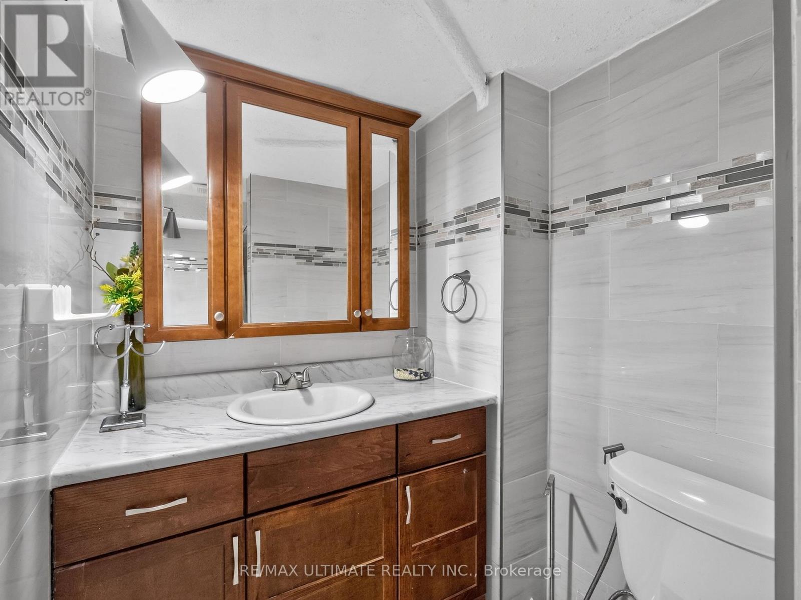 5 Mandarin Road, Toronto (Cliffcrest), Ontario  M1M 1W2 - Photo 17 - E13858396