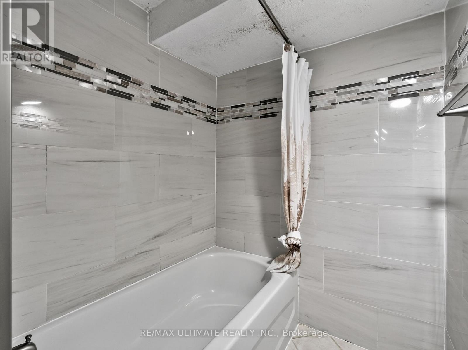 5 Mandarin Road, Toronto (Cliffcrest), Ontario  M1M 1W2 - Photo 18 - E13858396