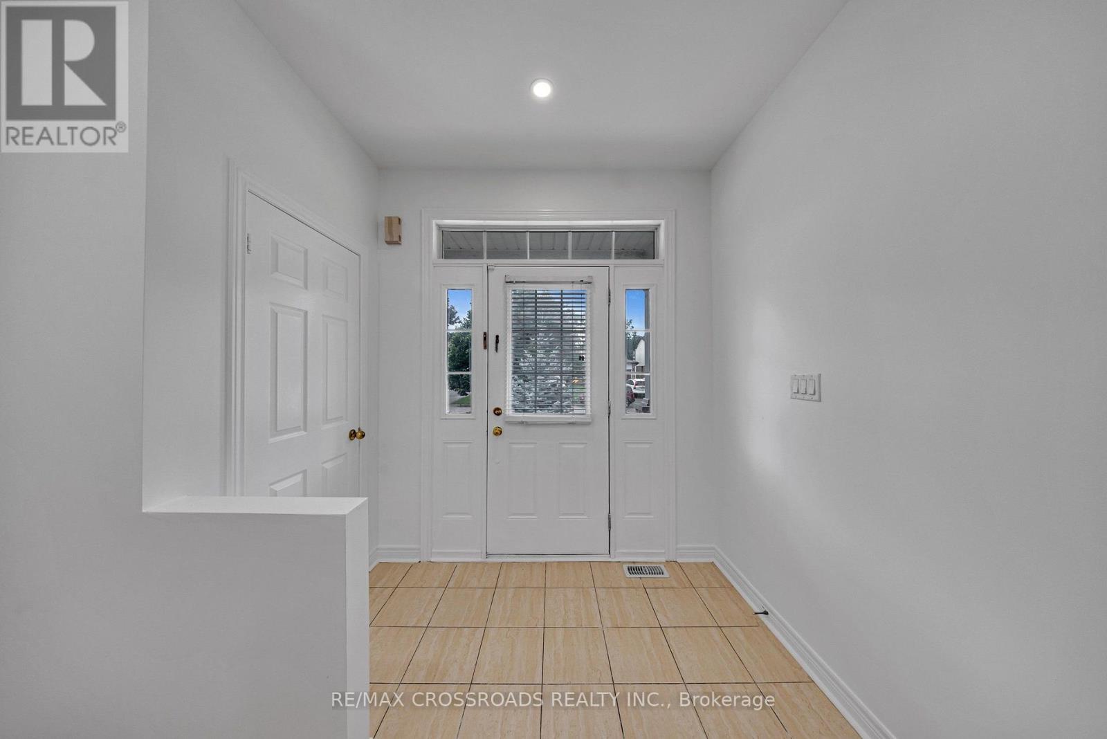138 Angus Drive, Ajax, Ontario  L1S 5G8 - Photo 19 - E13858414