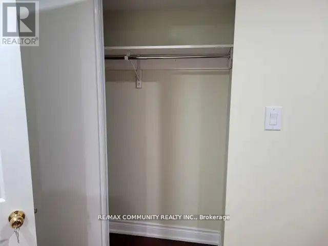 71 Middlecote Drive, Ajax (Northeast Ajax), Ontario  L1T 0A1 - Photo 7 - E13858442