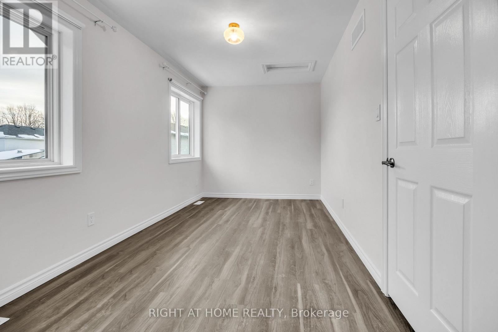 B - 23 Kirkham Drive, Ajax (Central West), Ontario  L1S 5K6 - Photo 11 - E13858450