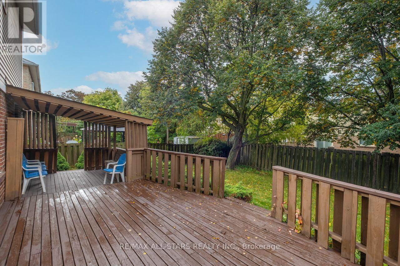10 Colette Drive, Whitby, Ontario  L1N 6G7 - Photo 7 - E13858488