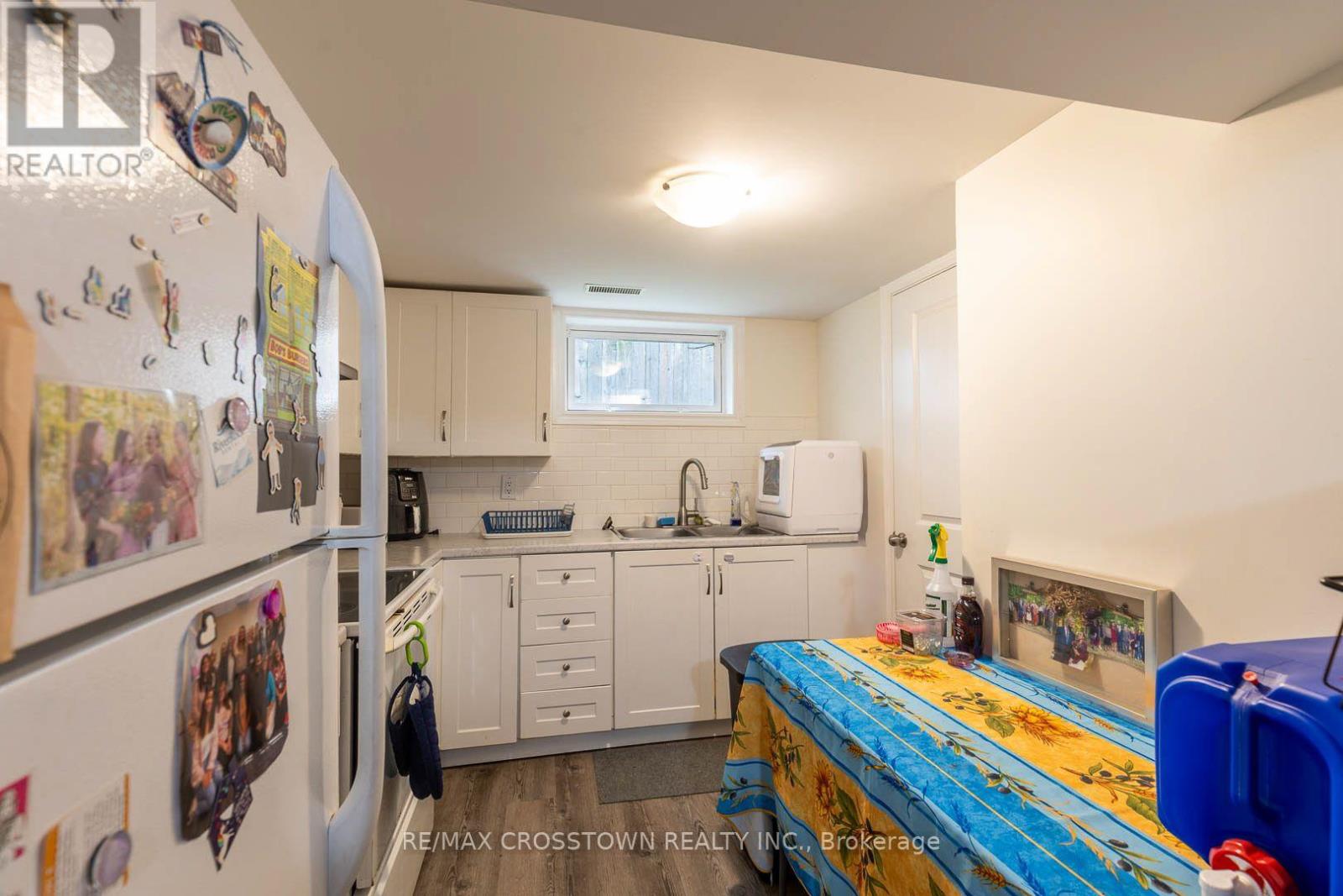 86 Victoria Street, Barrie, Ontario L4N 2J1 - Photo 18 - S13858458