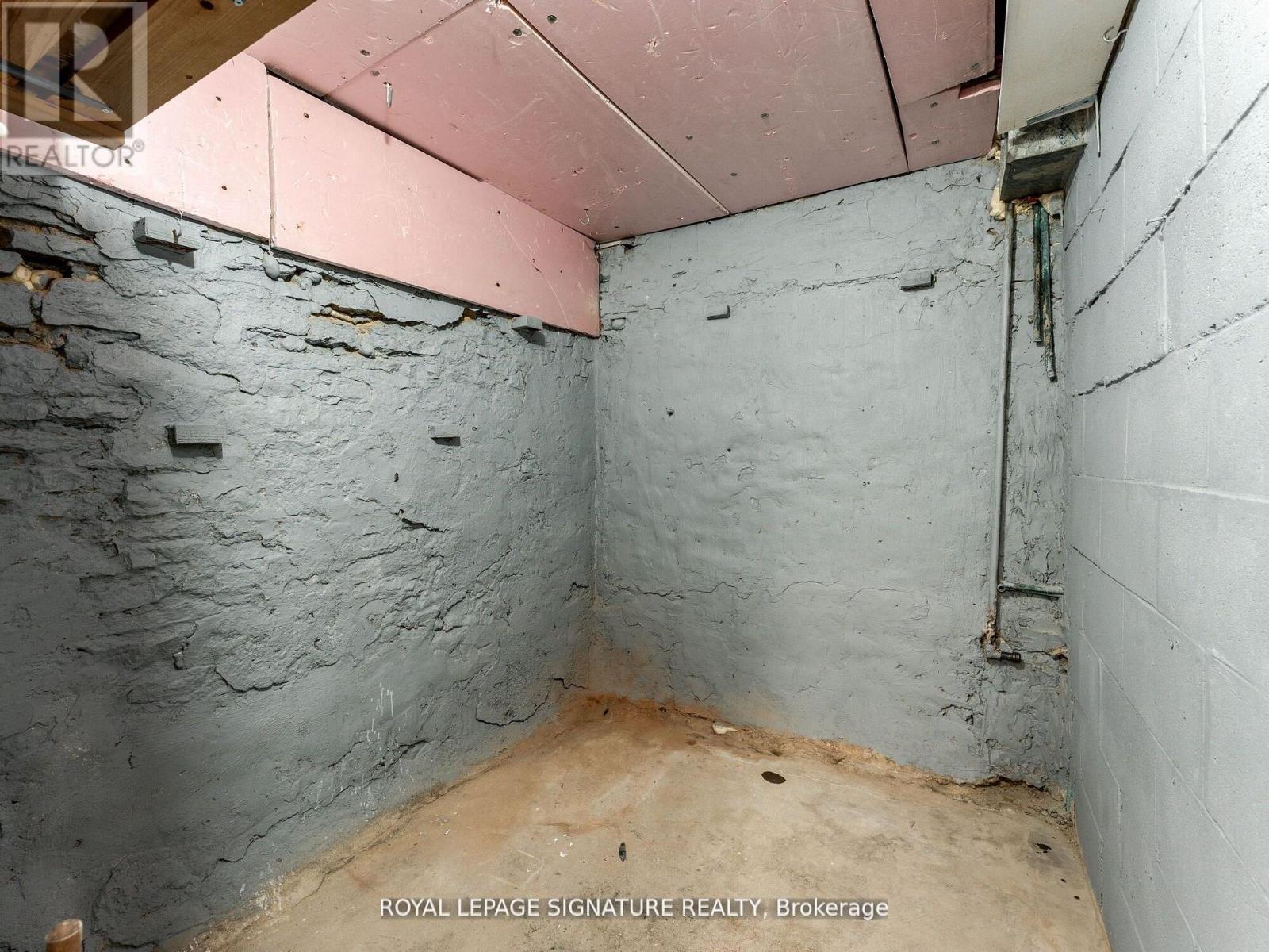 1070 Shaw Street, Toronto (Dovercourt-Wallace Emerson-Junction), Ontario  M6G 3N5 - Photo 18 - W13858386