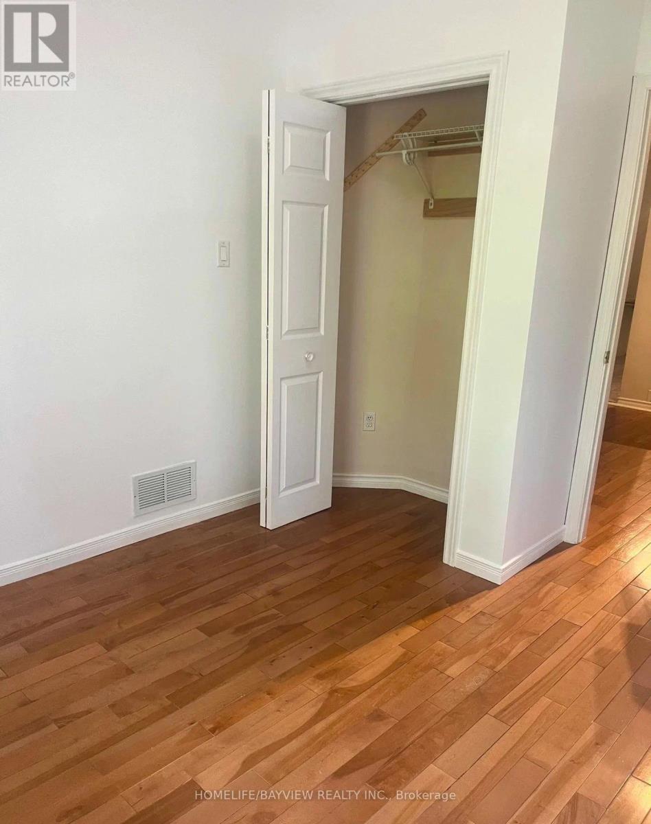 37 Sellers (Main Floor) Avenue, Toronto, Ontario  M6E 3T4 - Photo 9 - W13858472