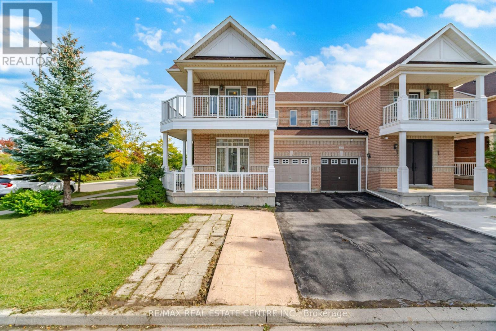 65 Connolly Crescent, Brampton, Ontario  L6R 0G8 - Photo 2 - W13858492