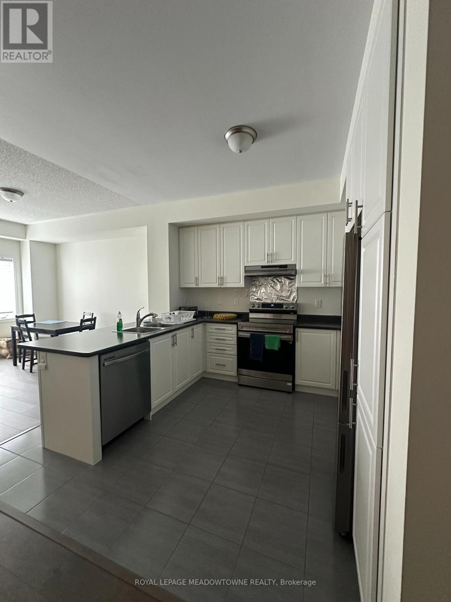 130 Sapphire Way, Thorold, Ontario  L2V 0L5 - Photo 9 - X13858476