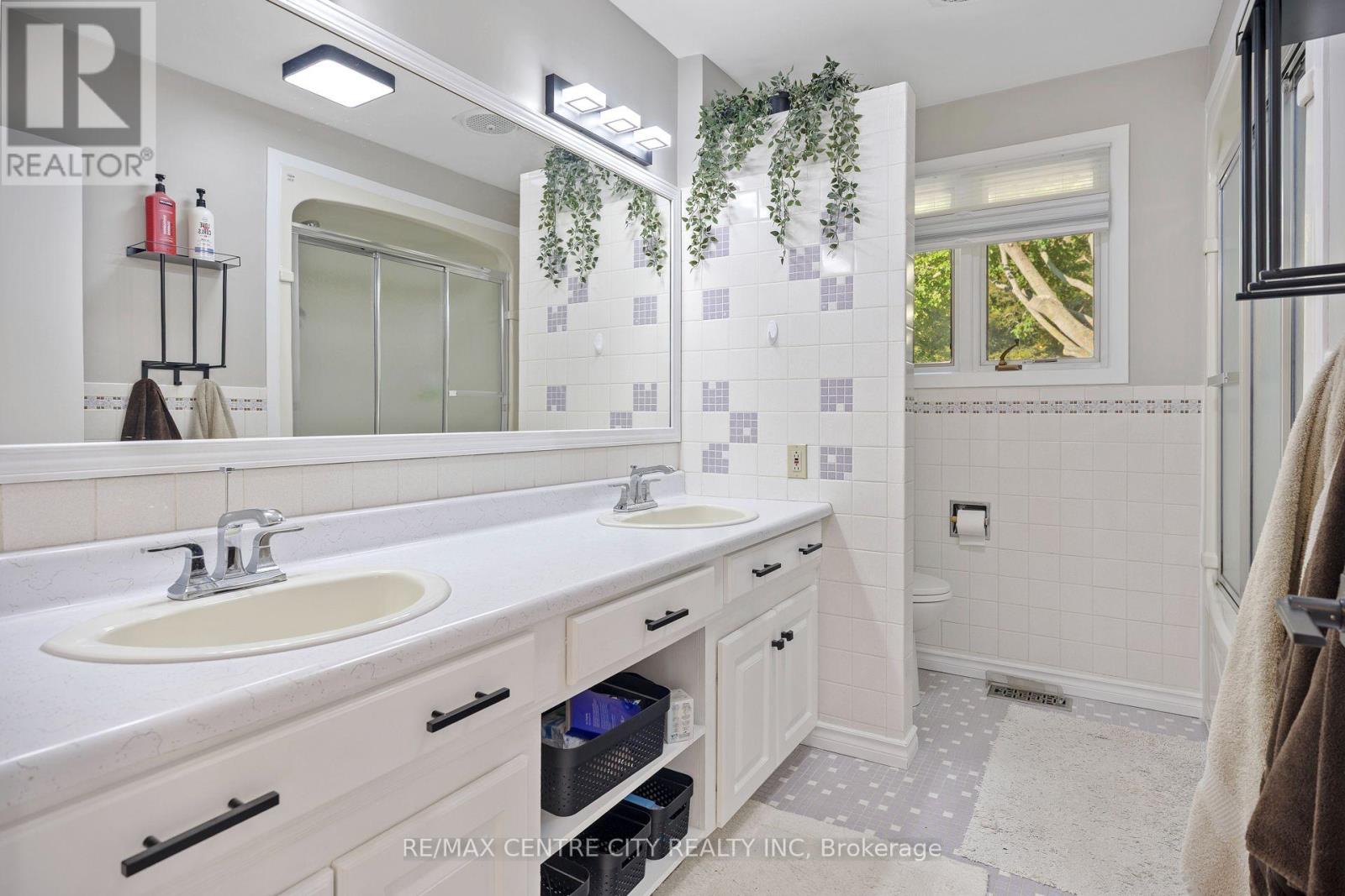 324 Carlow Road, Central Elgin, Ontario  N5L 1B6 - Photo 16 - X13843052