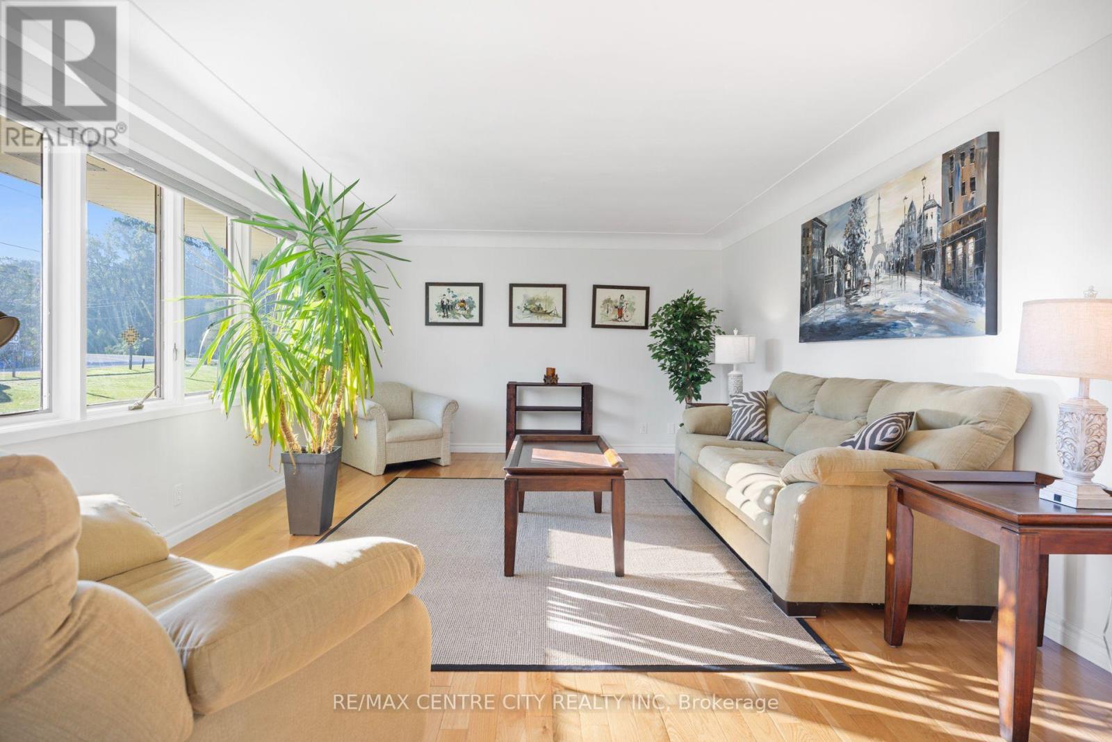 324 Carlow Road, Central Elgin, Ontario  N5L 1B6 - Photo 4 - X13843052