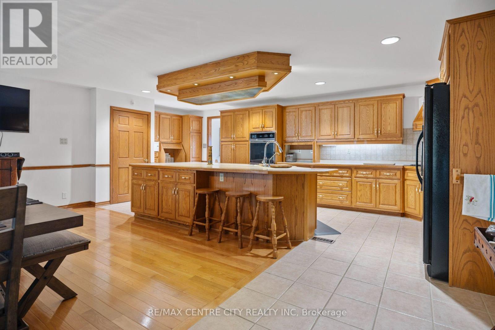 324 Carlow Road, Central Elgin, Ontario  N5L 1B6 - Photo 6 - X13843052