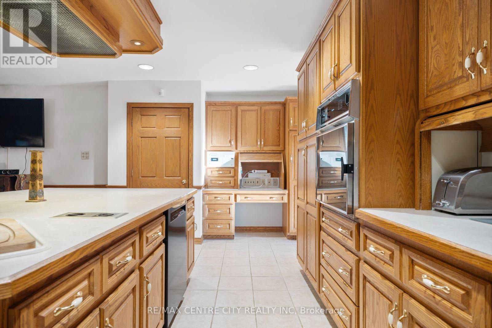 324 Carlow Road, Central Elgin, Ontario  N5L 1B6 - Photo 9 - X13843052