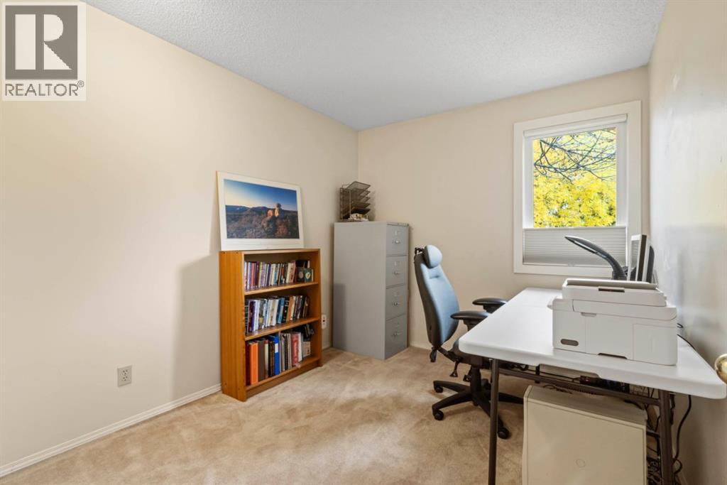 76 Coachway Gardens SW, Calgary, Alberta  T3H 2V9 - Photo 25 - A2349465