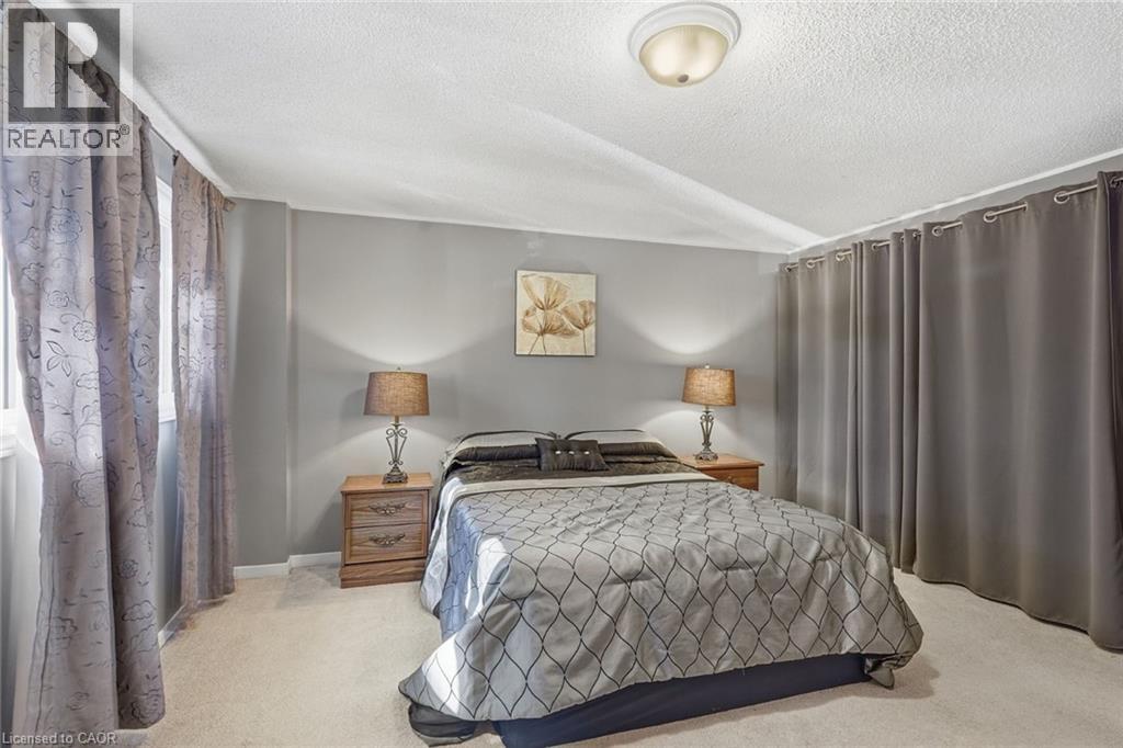 32 Twinoaks Crescent, Hamilton, Ontario  L8J 2E7 - Photo 27 - 40866824