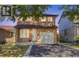 32 TWINOAKS Crescent, Hamilton, Ontario