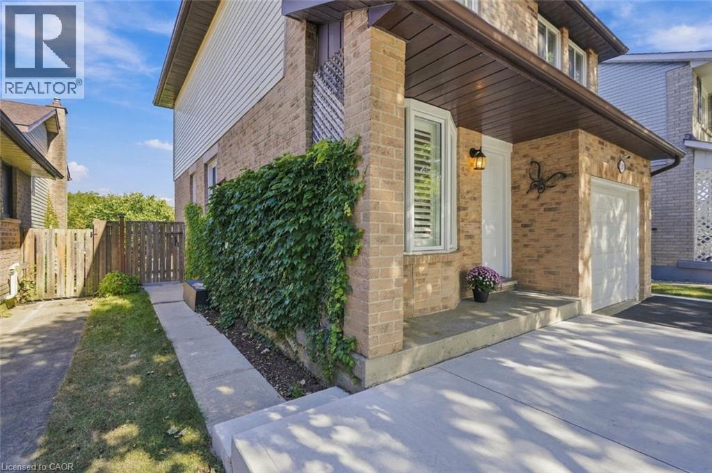 32 Twinoaks Crescent, Hamilton, Ontario  L8J 2E7 - Photo 6 - 40866824