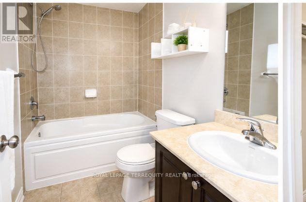 Upper - 19 De Jong Street, Toronto, Ontario  M1P 0C1 - Photo 13 - E13841614
