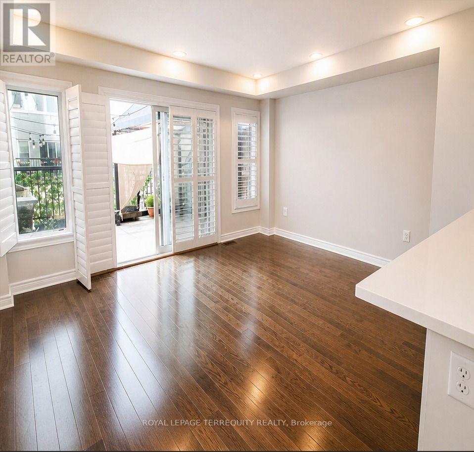 Upper - 19 De Jong Street, Toronto, Ontario  M1P 0C1 - Photo 6 - E13841614