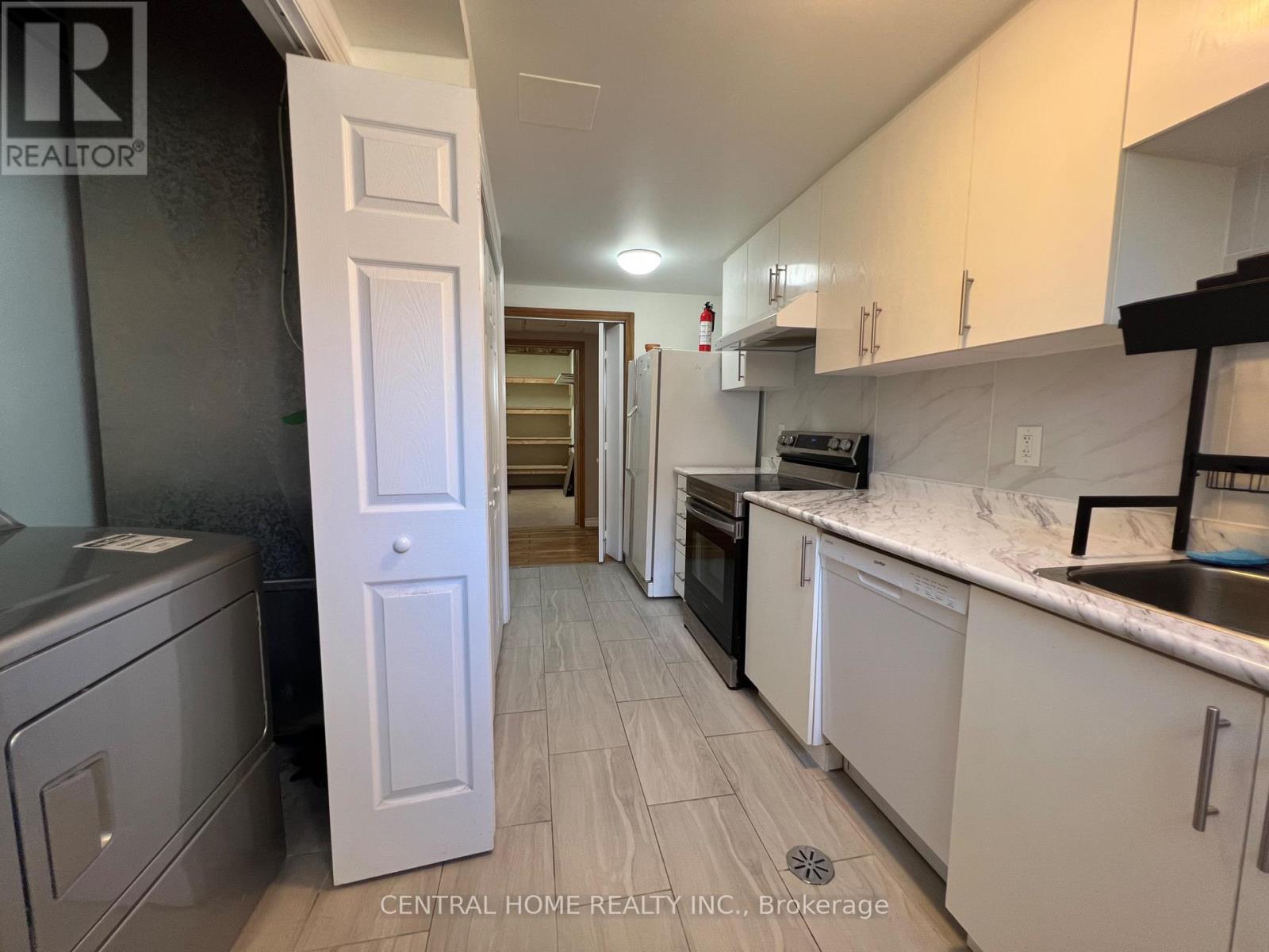 Lower - 299 Lakeview Boulevard, Georgina, Ontario  L4P 2Y6 - Photo 10 - N13858008