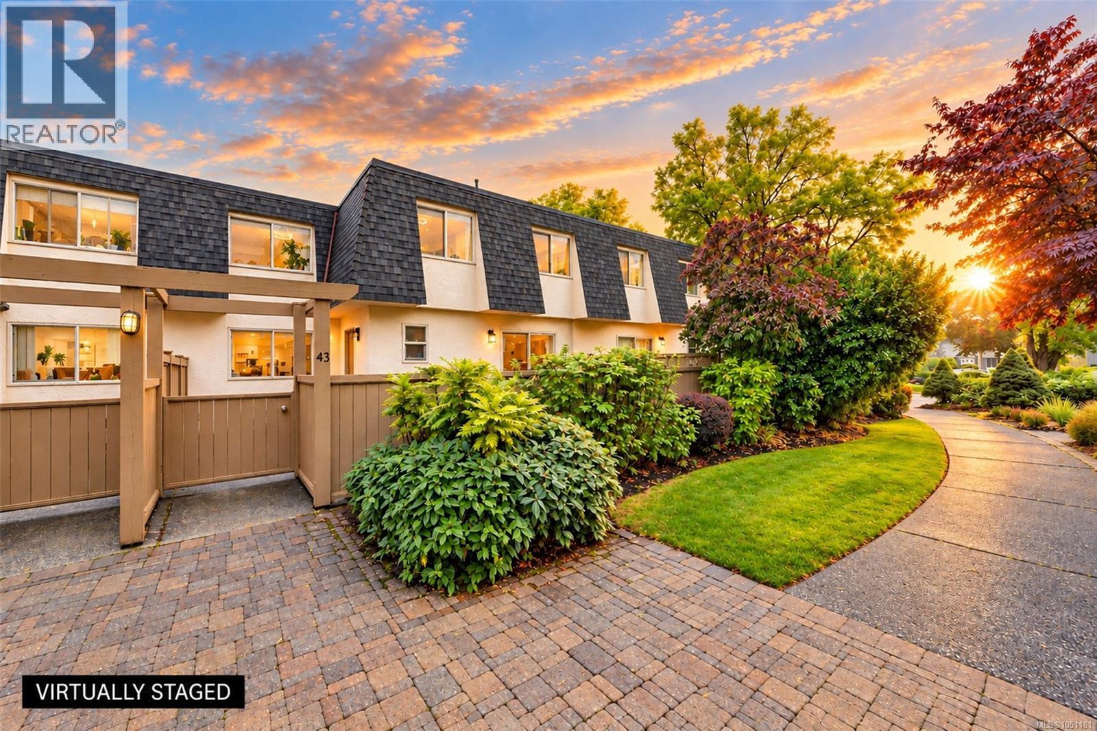 43 4061 Larchwood Dr, Saanich, British Columbia