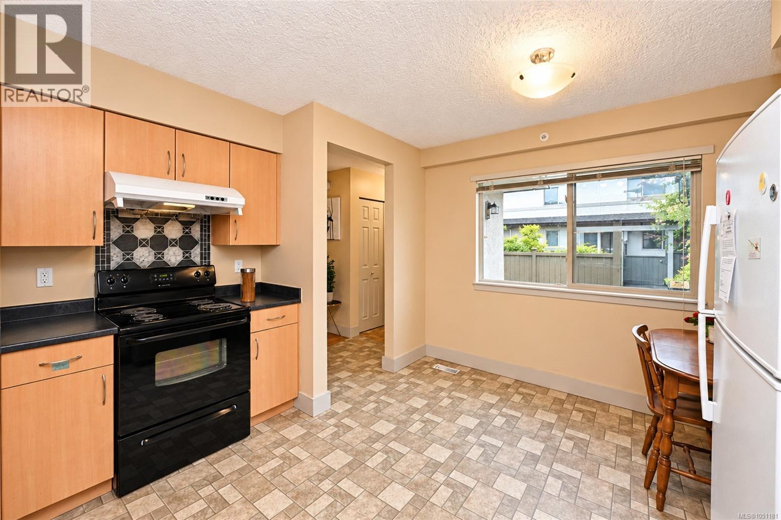43 4061 Larchwood Dr, Saanich, British Columbia  V8N 4P1 - Photo 25 - 1051181