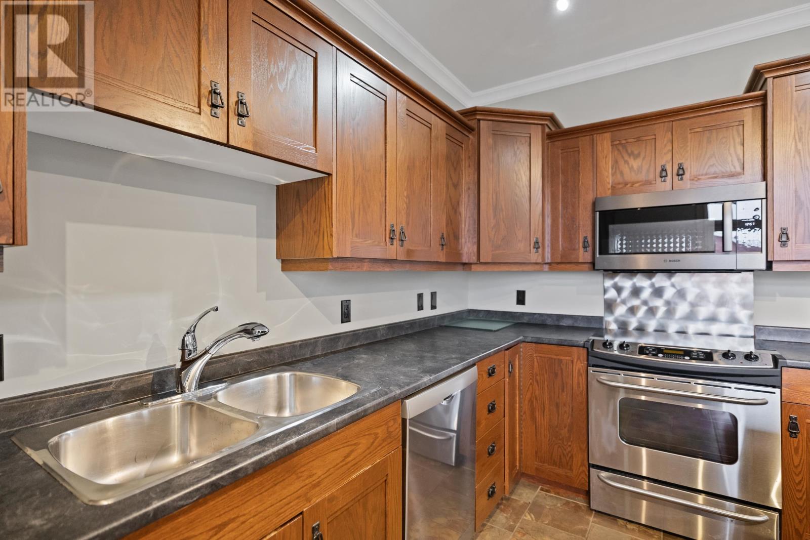 302 111 Richmond Street, Charlottetown, Prince Edward Island  C1A 1H7 - Photo 16 - 202624133