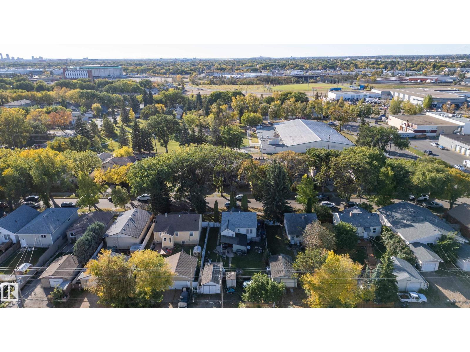 12023 67 ST NW