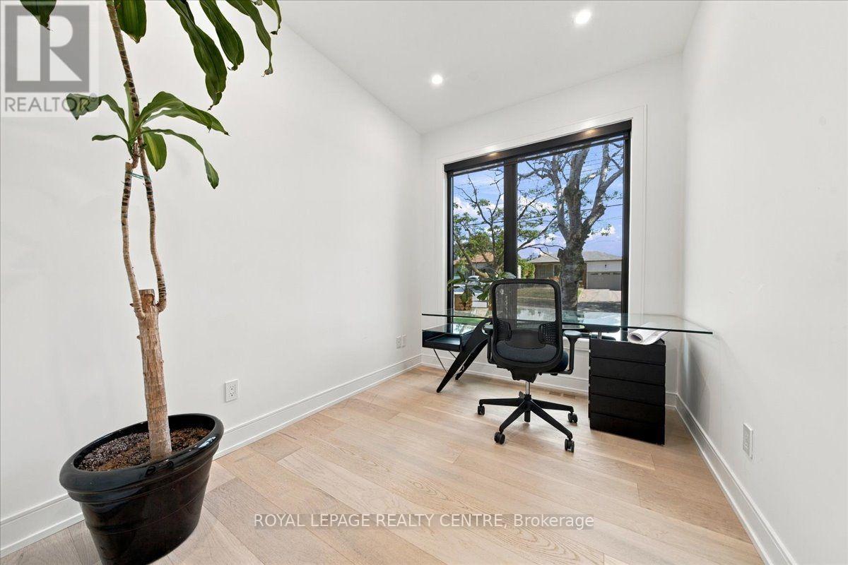 116 Elmcrest Road, Toronto, Ontario  M9C 3R9 - Photo 14 - W13858510