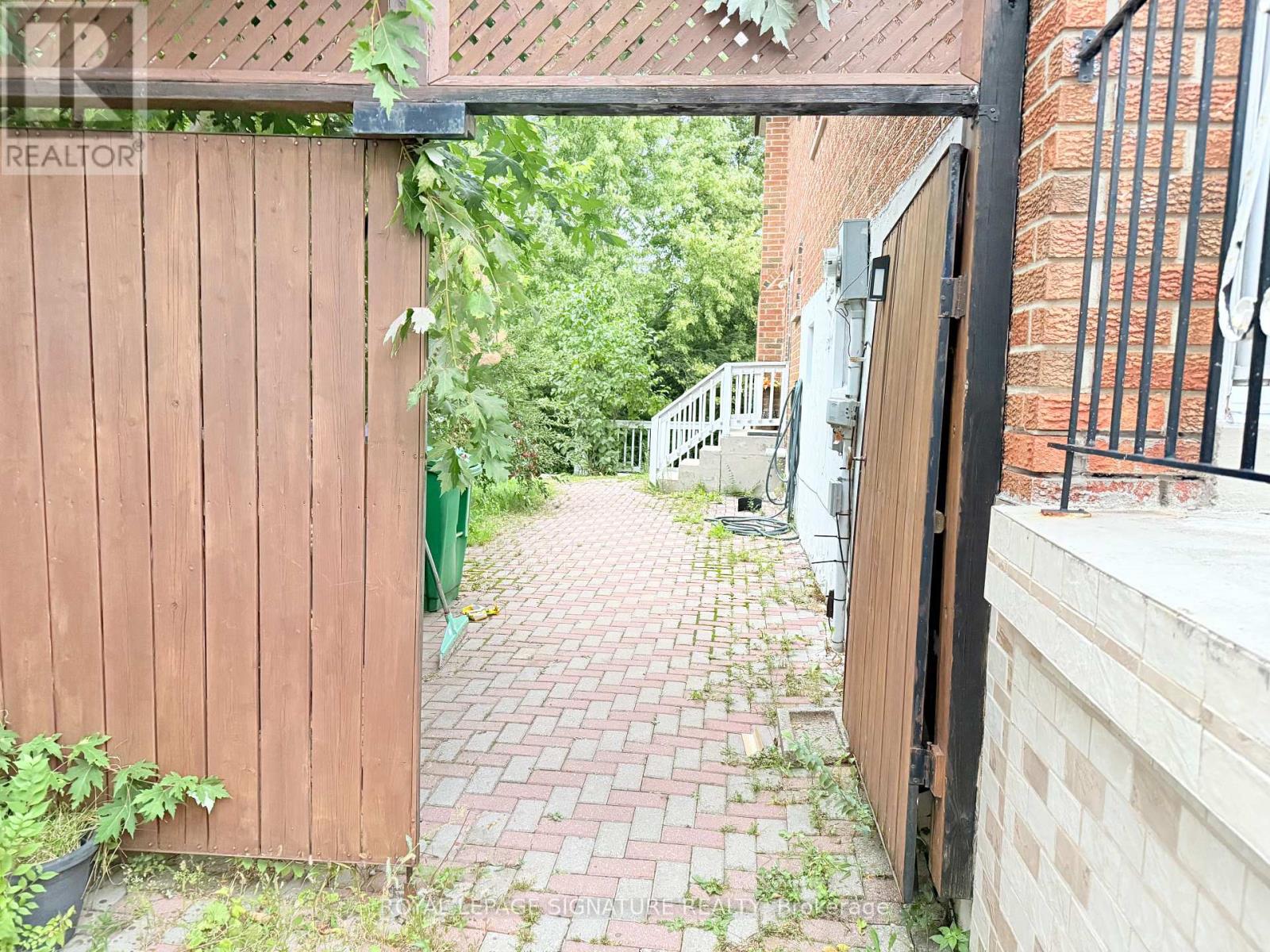 32 Madison Street, Brampton, Ontario  L6S 3C5 - Photo 16 - W13858514
