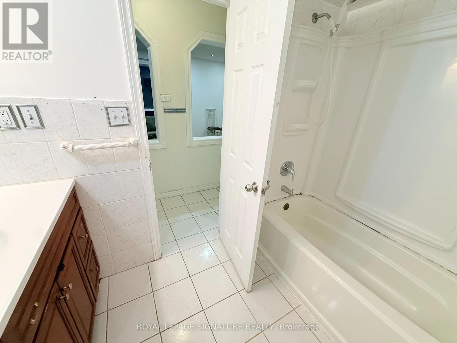 32 Madison Street, Brampton, Ontario  L6S 3C5 - Photo 22 - W13858514