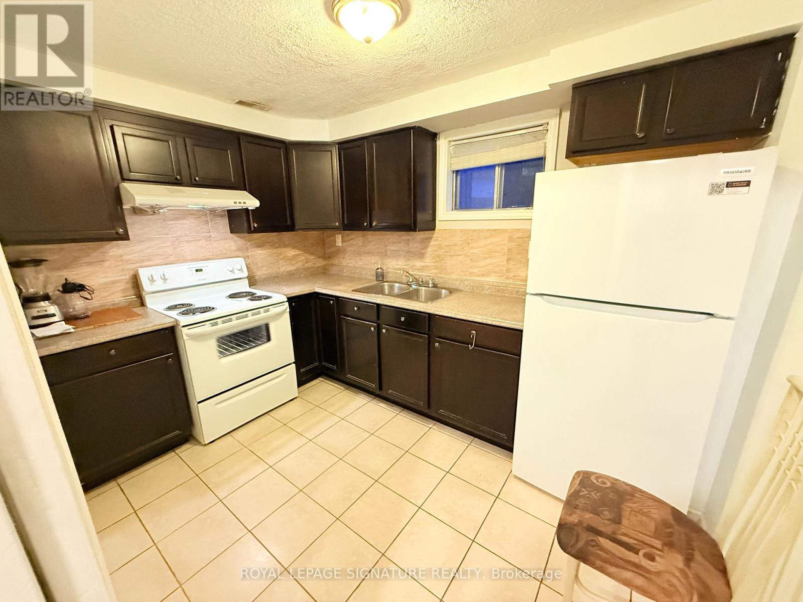 32 Madison Street, Brampton, Ontario  L6S 3C5 - Photo 29 - W13858514