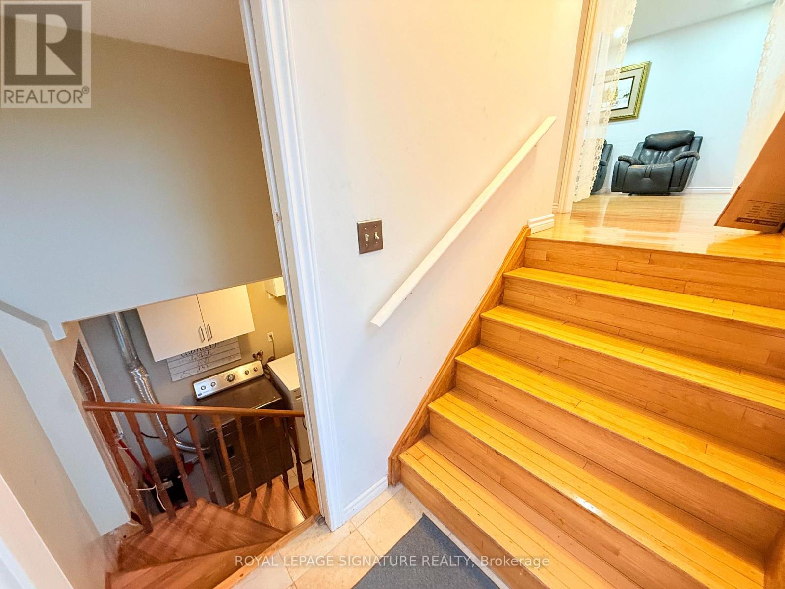 32 Madison Street, Brampton, Ontario  L6S 3C5 - Photo 6 - W13858514