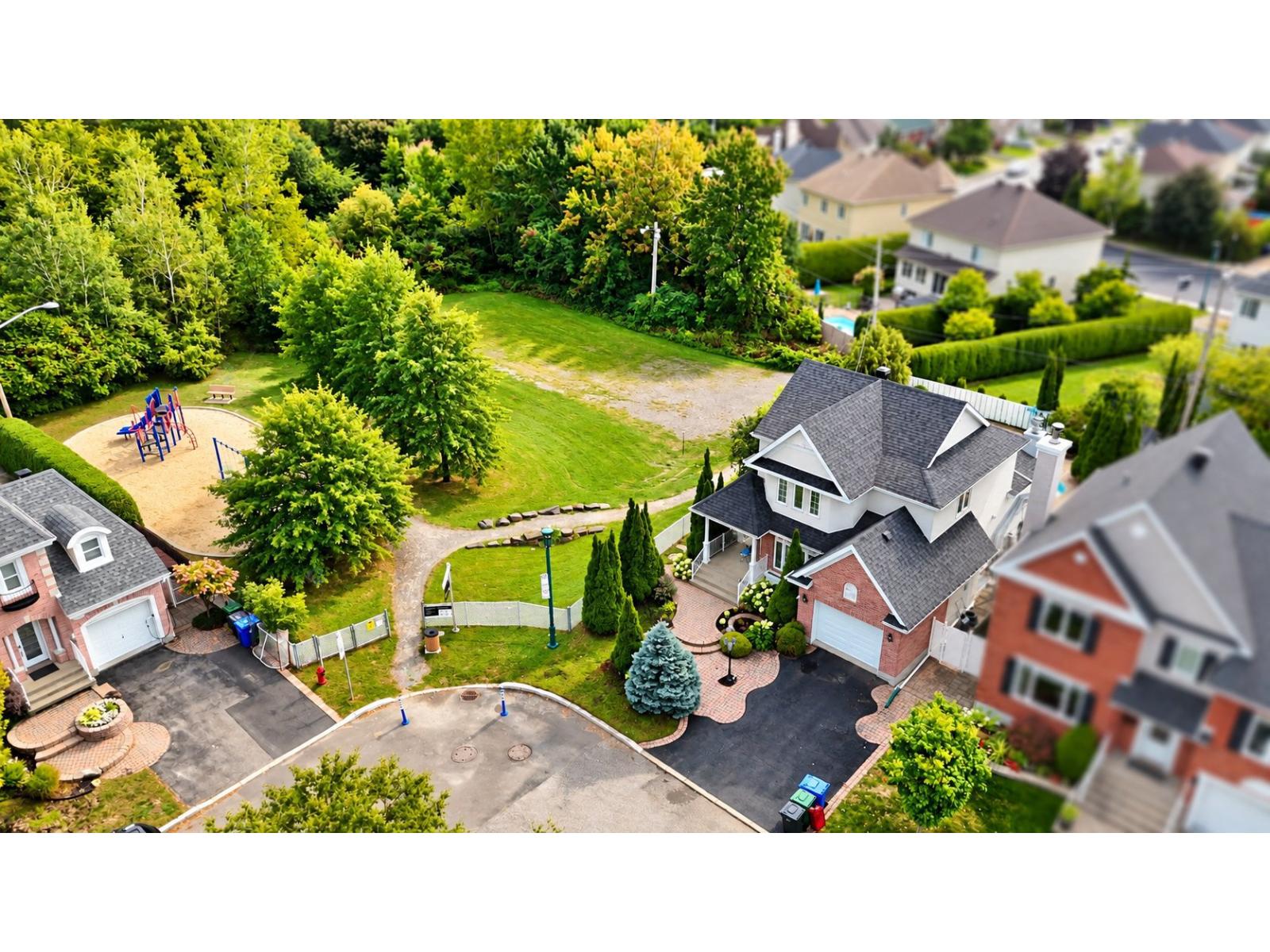 2256 Rue des Crécerelles Laval (Sainte-Rose) Quebec Canada H7L5S2 2
