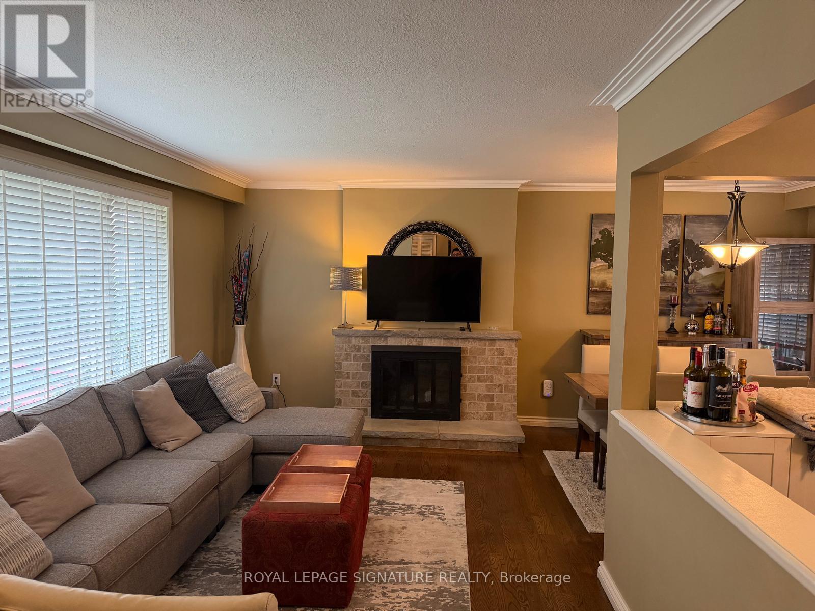 1207 Wood Place, Oakville, Ontario  L6L 2R4 - Photo 2 - W13824780