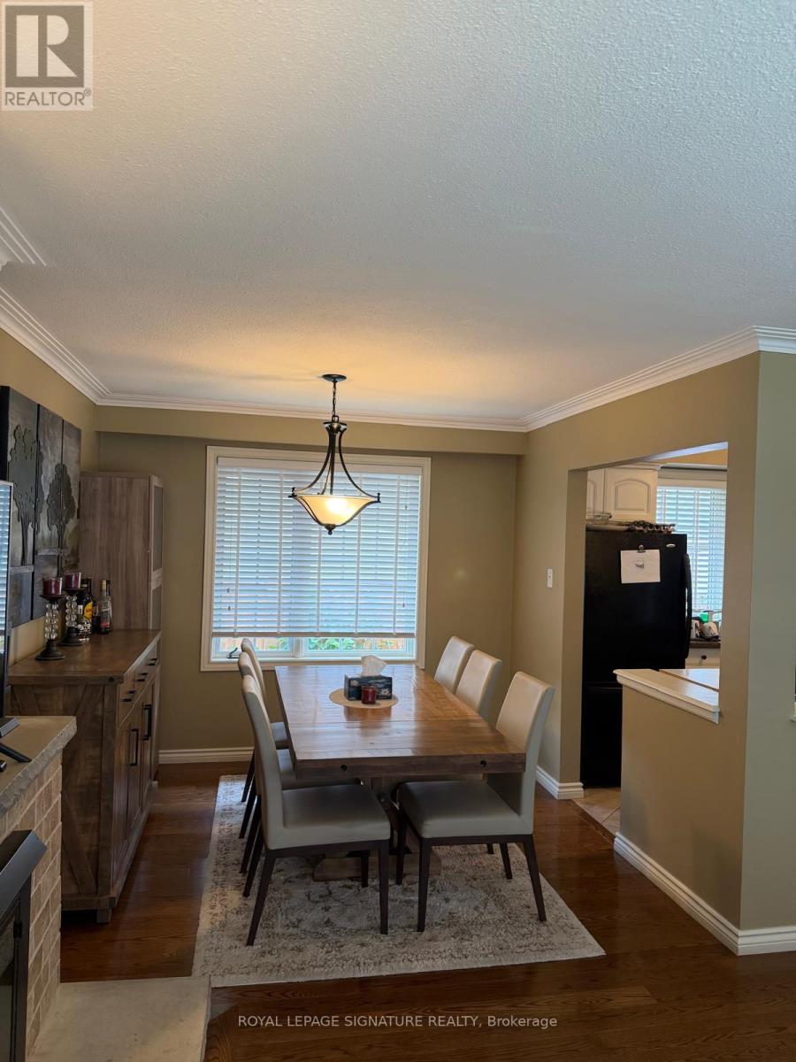 1207 Wood Place, Oakville, Ontario  L6L 2R4 - Photo 5 - W13824780