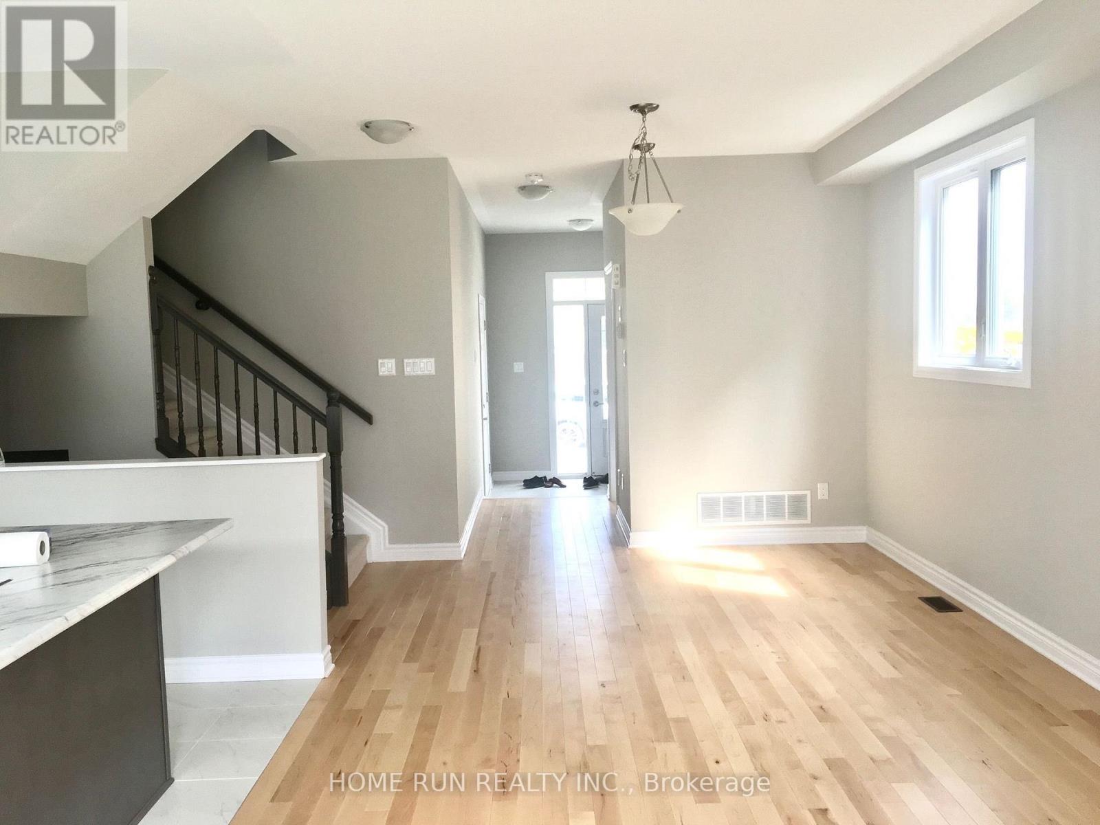 227 Bandelier Way, Ottawa, Ontario  K2S 2J4 - Photo 2 - X13858564