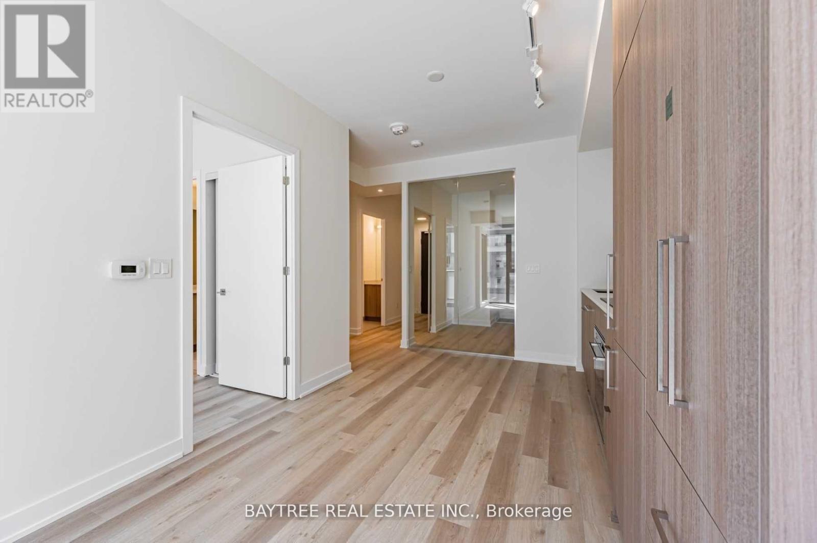 414 - 840 St Clair Avenue W, Toronto, Ontario  M6C 1C1 - Photo 3 - C13858622