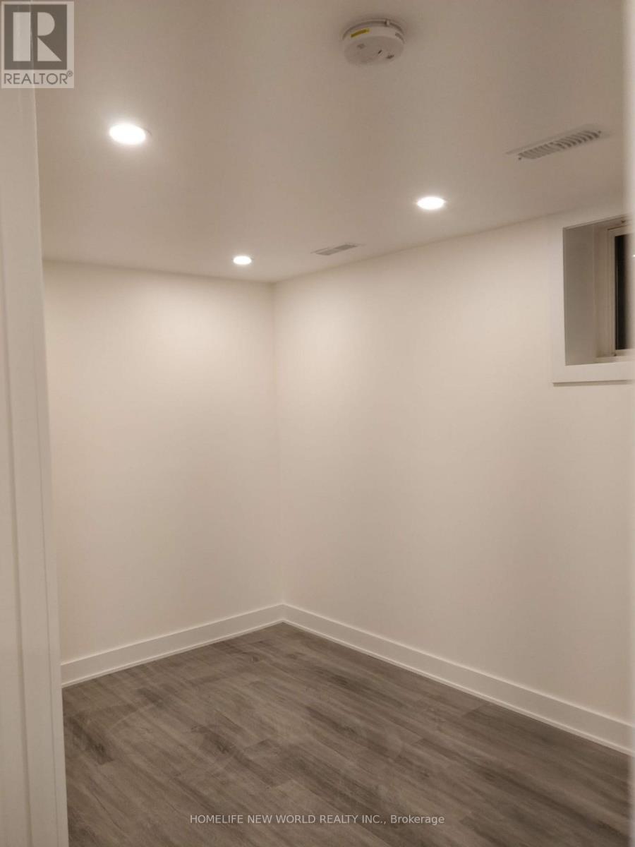 Lower - 1185 Woodbine Avenue, Toronto, Ontario  M4C 4E1 - Photo 7 - E13858610