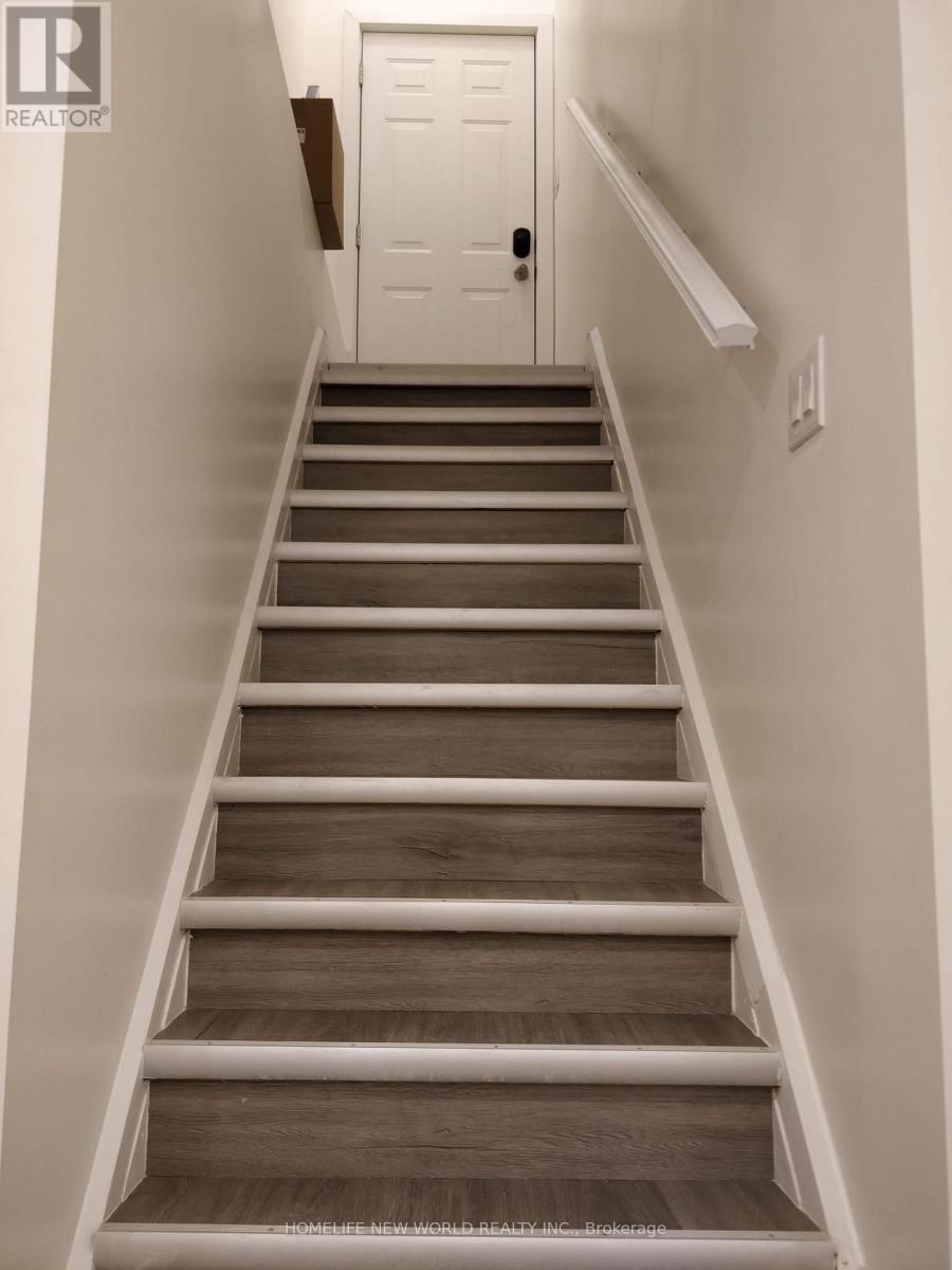 Lower - 1185 Woodbine Avenue, Toronto, Ontario  M4C 4E1 - Photo 8 - E13858610