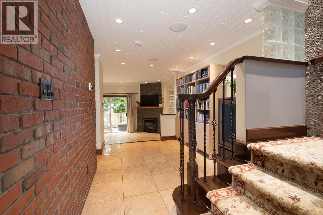 39 3939 Indian River Drive, North Vancouver, British Columbia  V7G 2P6 - Photo 3 - R3170423