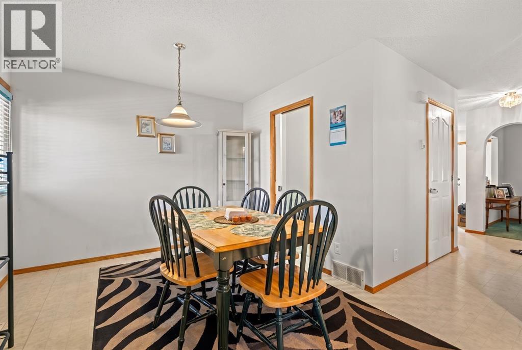 92 Del Ray Close NE, Calgary, Alberta  T1Y 6Y9 - Photo 7 - A2349025