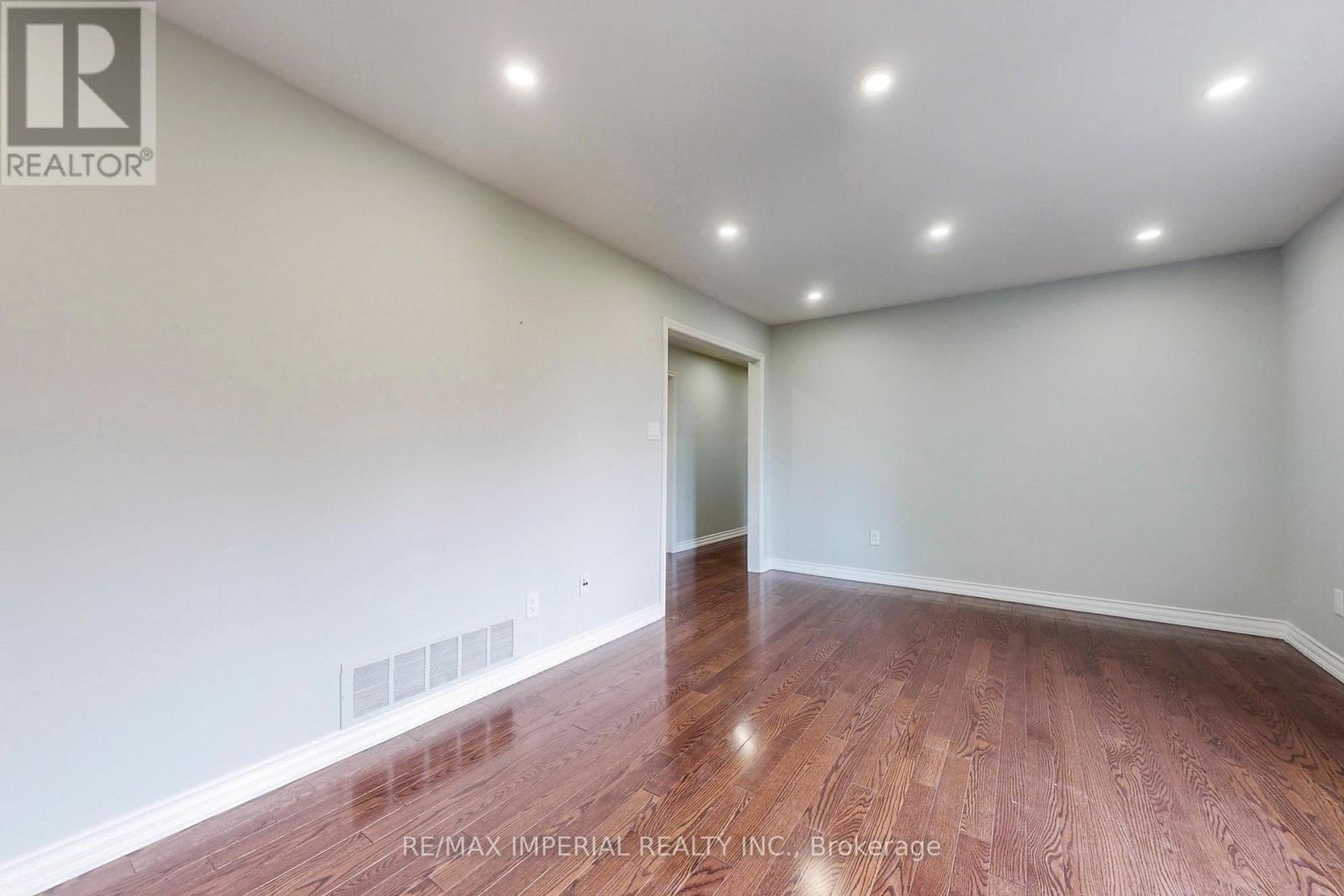 2 Craigleith Crescent, Richmond Hill, Ontario  L4E 2L5 - Photo 10 - N13858602