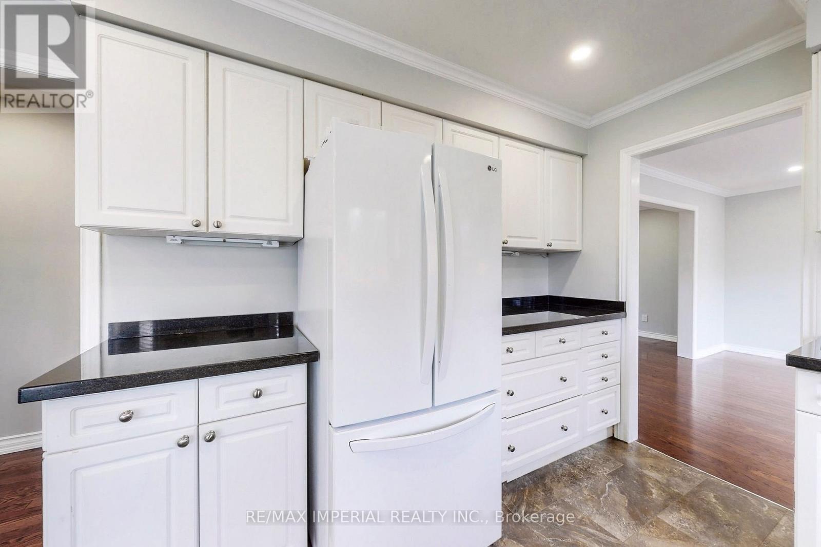2 Craigleith Crescent, Richmond Hill, Ontario  L4E 2L5 - Photo 13 - N13858602