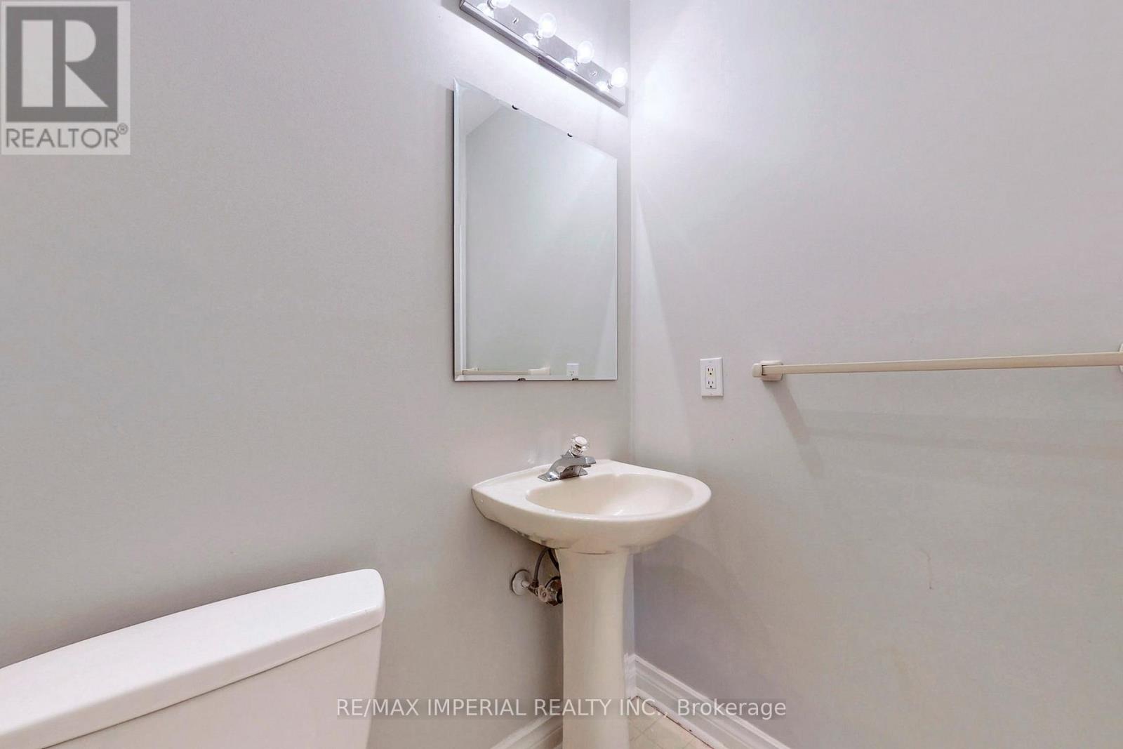 2 Craigleith Crescent, Richmond Hill, Ontario  L4E 2L5 - Photo 17 - N13858602